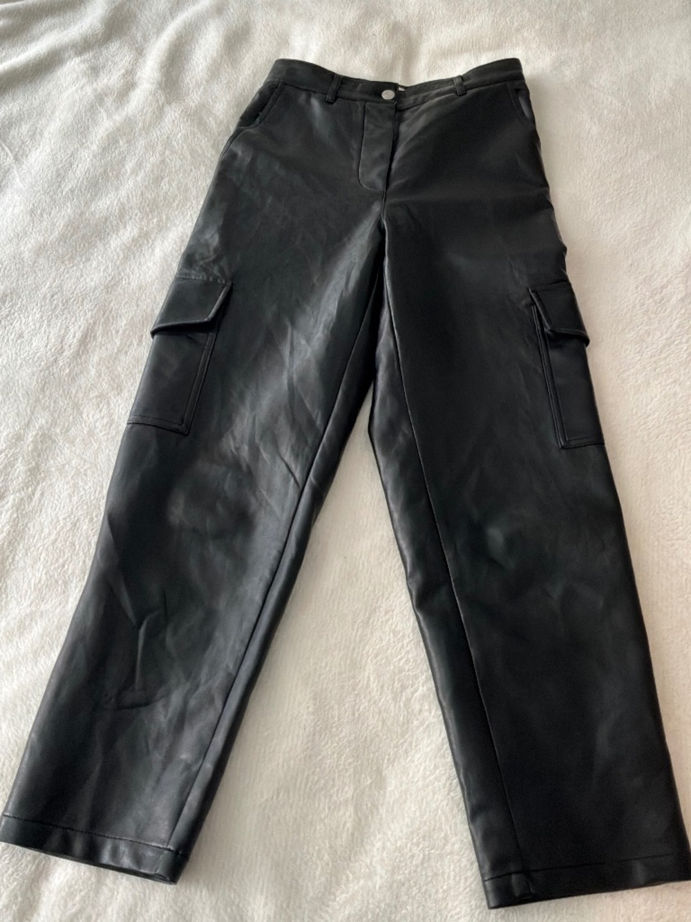 Aritzia Wilfred Free Modern Cargo Pant Vegan Leather Black Size 4